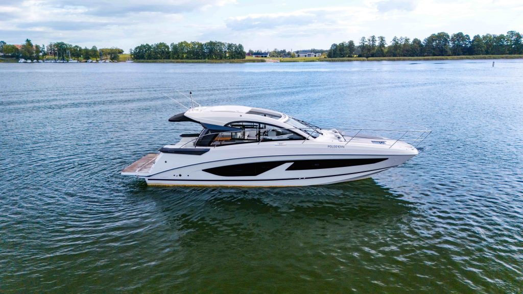 Zdjęcie łodzi motorowej Beneteau Gran Turismo 36 - PR Boats