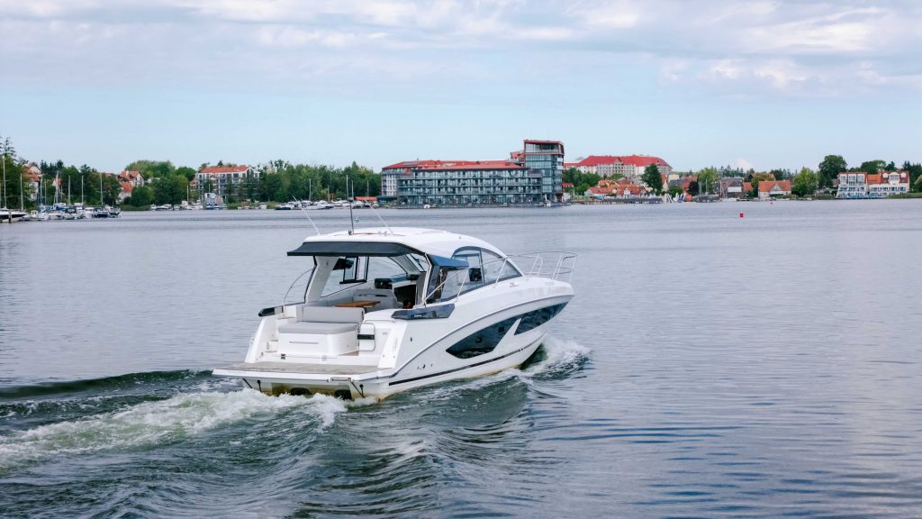 Zdjęcie łodzi motorowej Beneteau Gran Turismo 36 - PR Boats