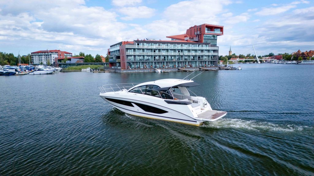 Zdjęcie łodzi motorowej Beneteau Gran Turismo 36 - PR Boats