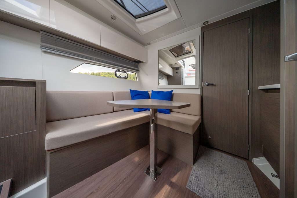 Zdjęcie łodzi motorowej Beneteau Gran Turismo 36 - PR Boats