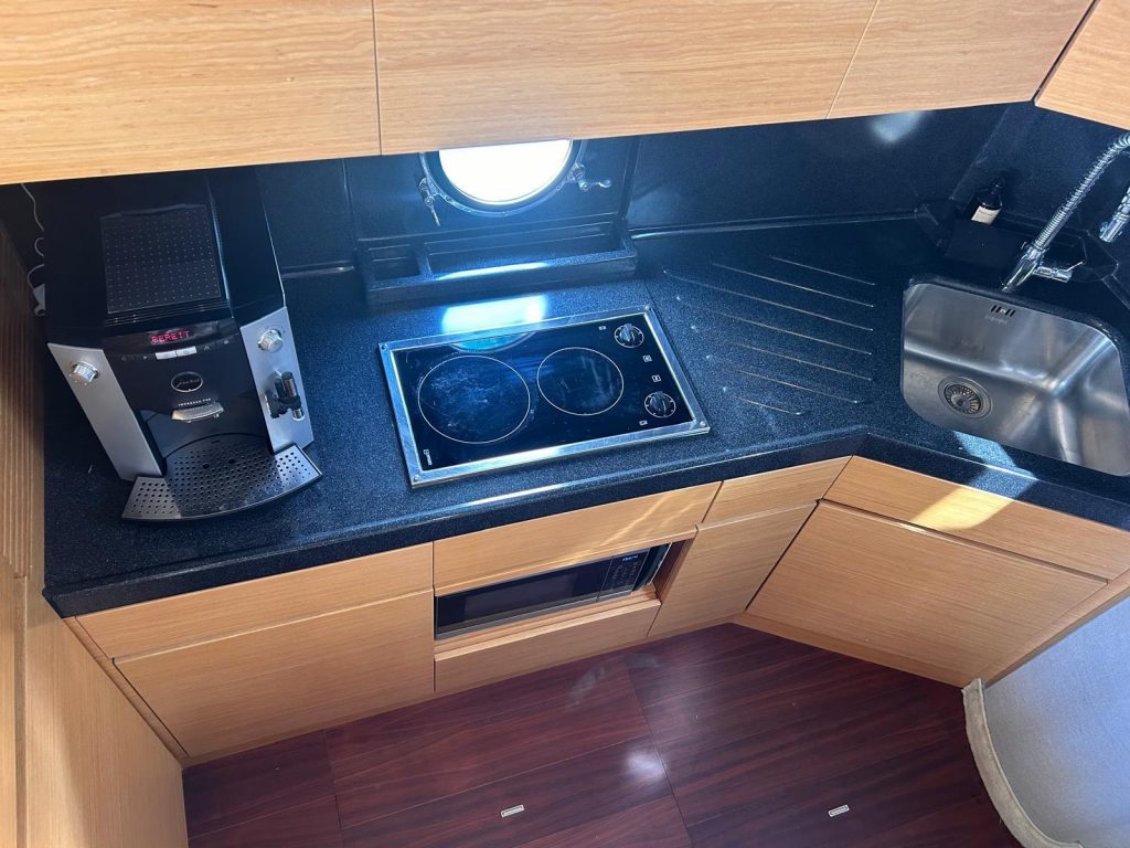 Zdjęcie łodzi motorowej Azimut 43 - PR Boats