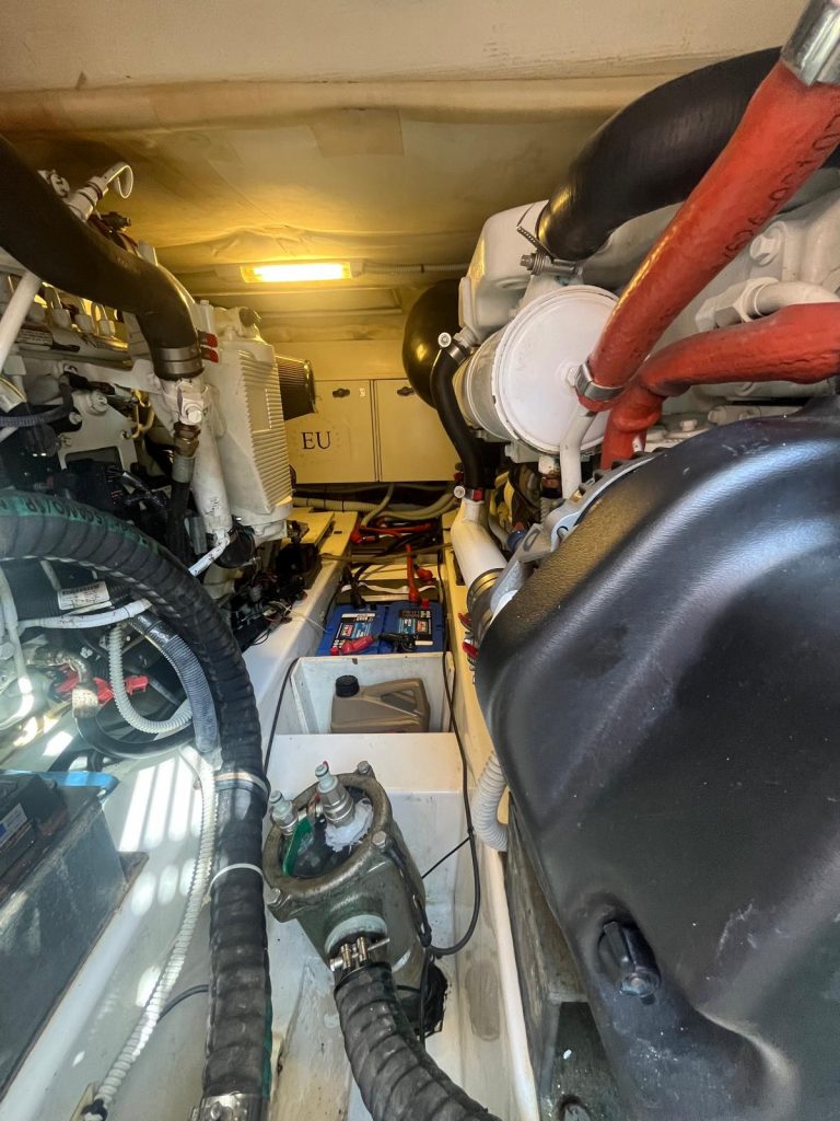 Zdjęcie łodzi motorowej Azimut 43 - PR Boats