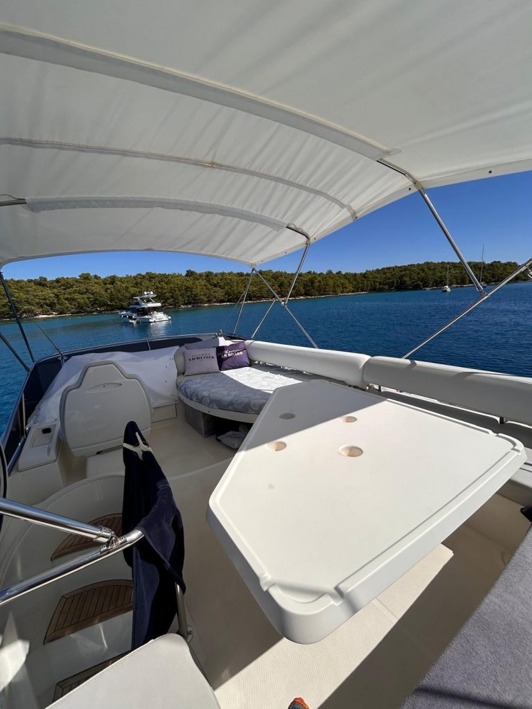 Zdjęcie łodzi motorowej Azimut 43 - PR Boats