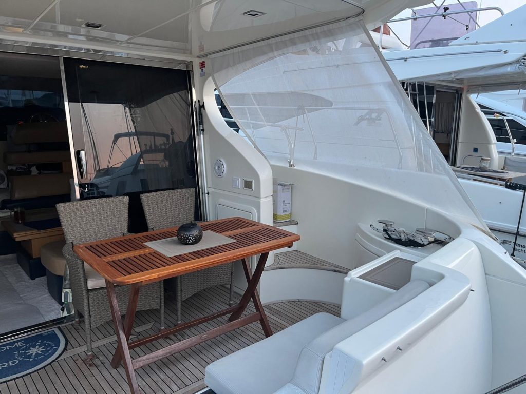 Zdjęcie łodzi motorowej Azimut 43 - PR Boats