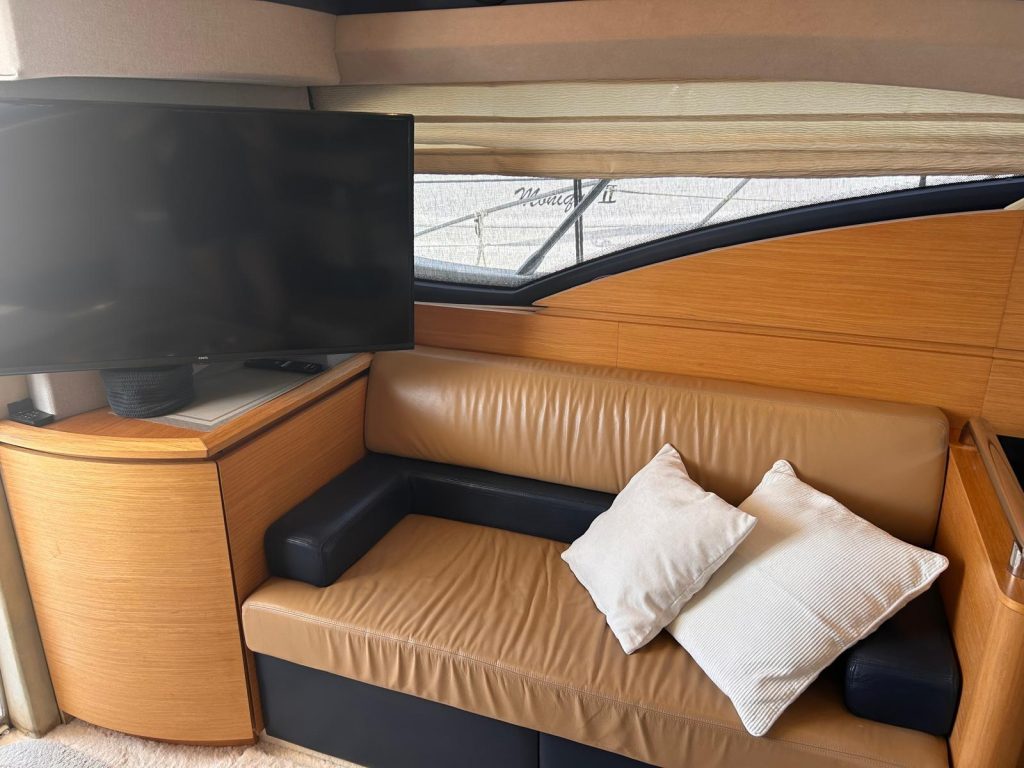 Zdjęcie łodzi motorowej Azimut 43 - PR Boats