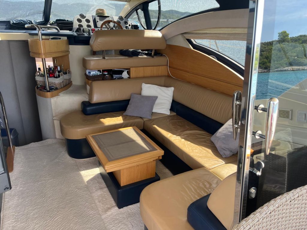 Zdjęcie łodzi motorowej Azimut 43 - PR Boats