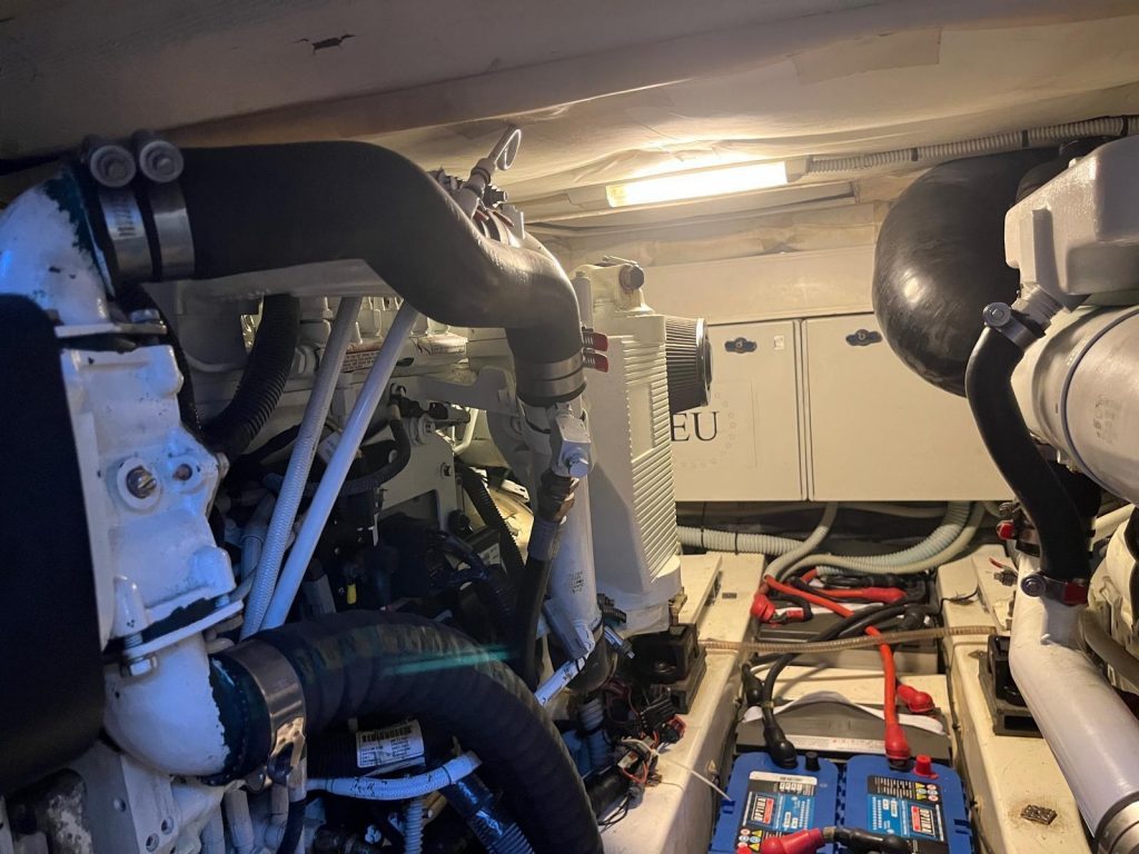 Zdjęcie łodzi motorowej Azimut 43 - PR Boats