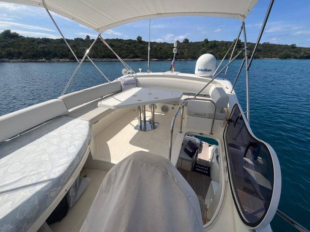 Zdjęcie łodzi motorowej Azimut 43 - PR Boats