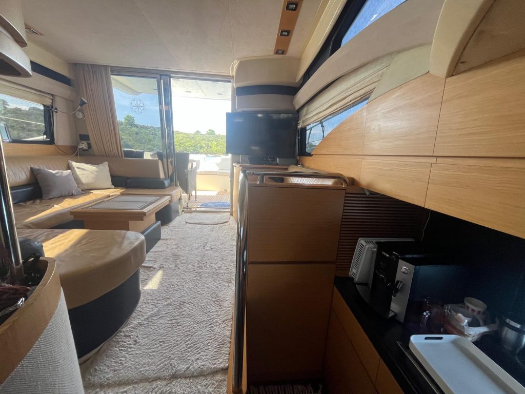 Zdjęcie łodzi motorowej Azimut 43 - PR Boats