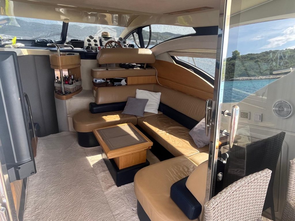 Zdjęcie łodzi motorowej Azimut 43 - PR Boats