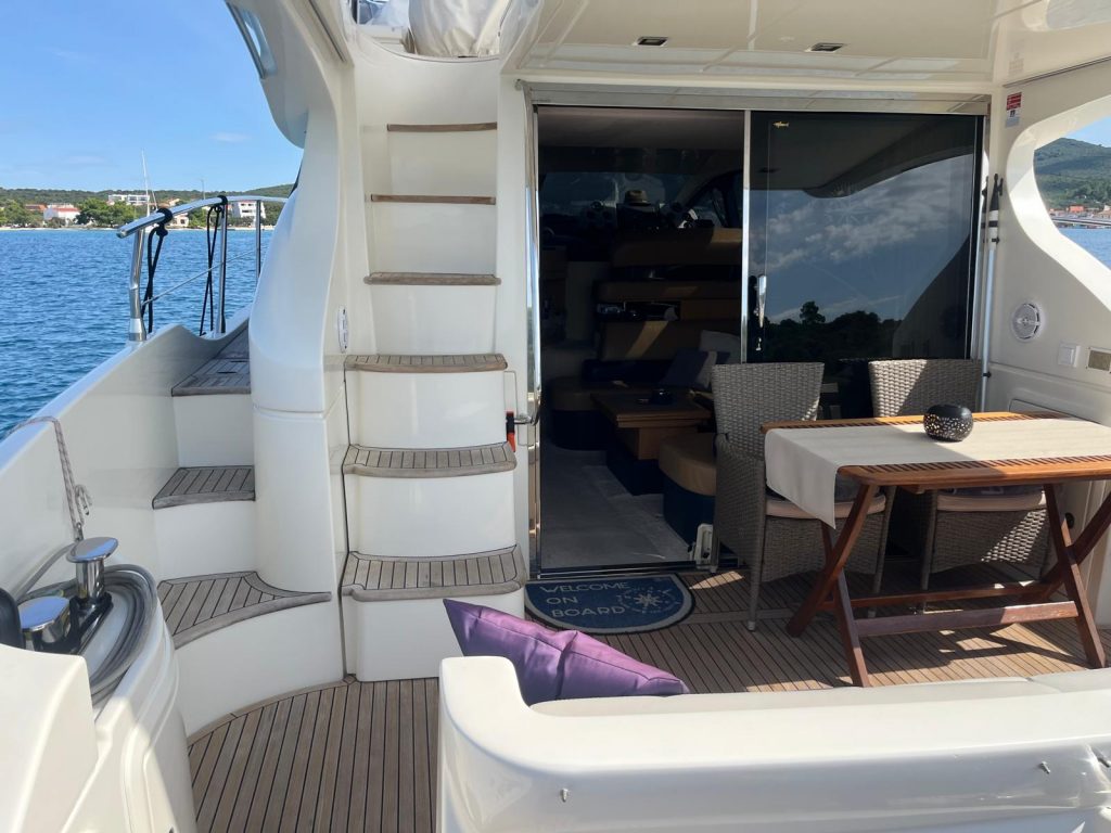 Zdjęcie łodzi motorowej Azimut 43 - PR Boats