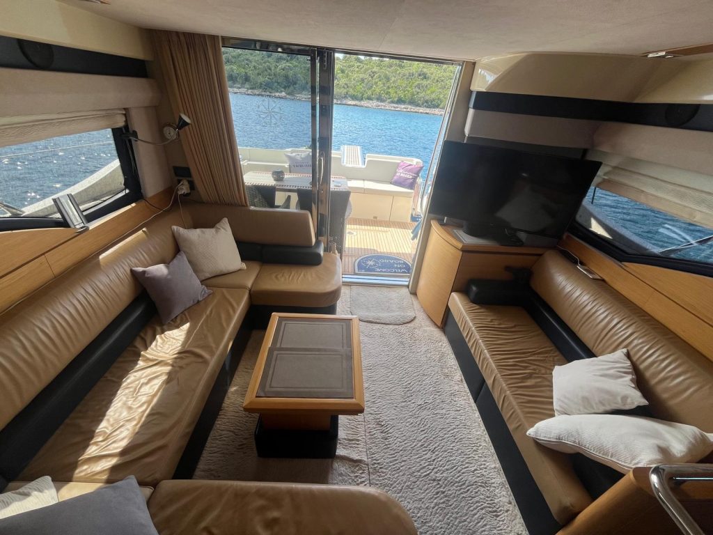 Zdjęcie łodzi motorowej Azimut 43 - PR Boats