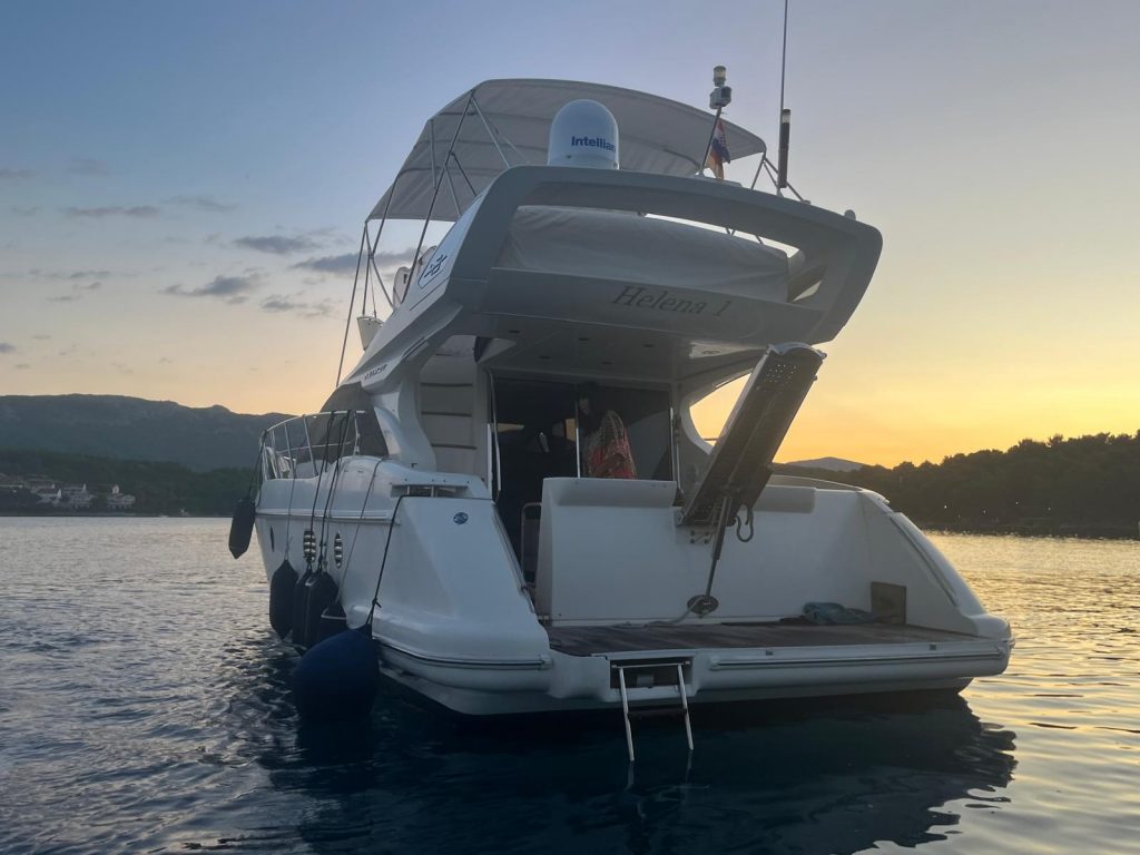 Zdjęcie łodzi motorowej Azimut 43 - PR Boats