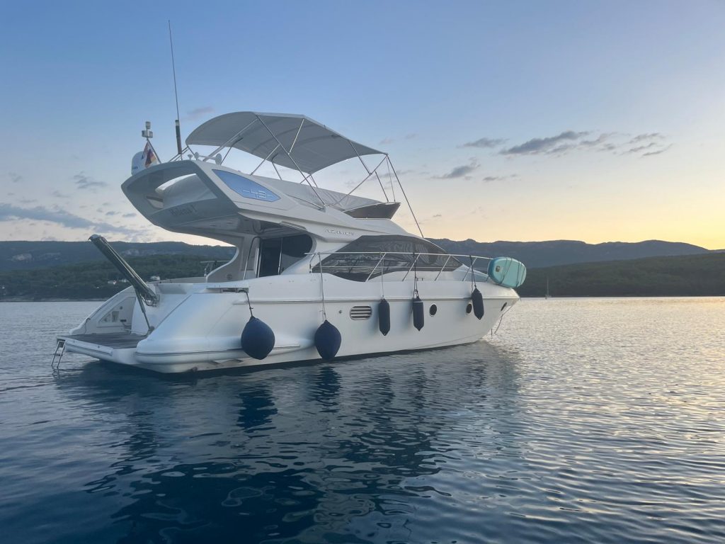 Zdjęcie łodzi motorowej Azimut 43 - PR Boats