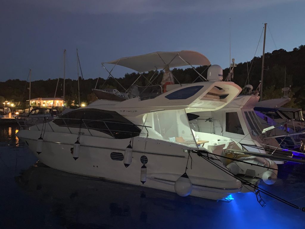 Zdjęcie łodzi motorowej Azimut 43 - PR Boats