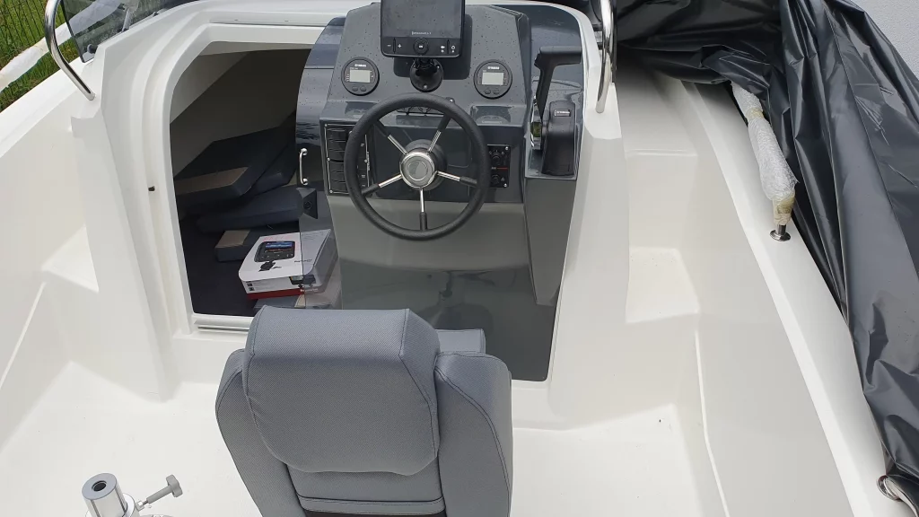 Zdjęcie łodzi motorowej Marine Time QX563 Sunny - PR Boats