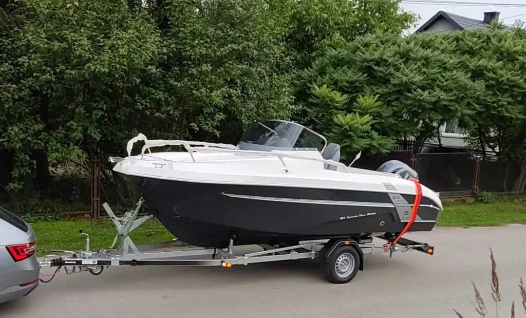 Zdjęcie łodzi motorowej Marine Time QX563 Sunny - PR Boats