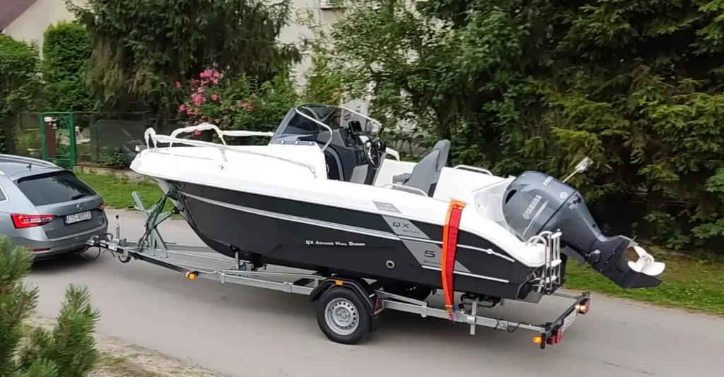 Zdjęcie łodzi motorowej Marine Time QX563 Sunny - PR Boats