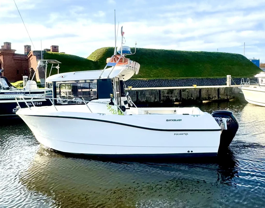 Zdjęcie łodzi motorowej Quicksilver 605 Pilothouse - PR Boats