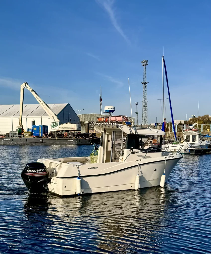 Zdjęcie łodzi motorowej Quicksilver 605 Pilothouse - PR Boats