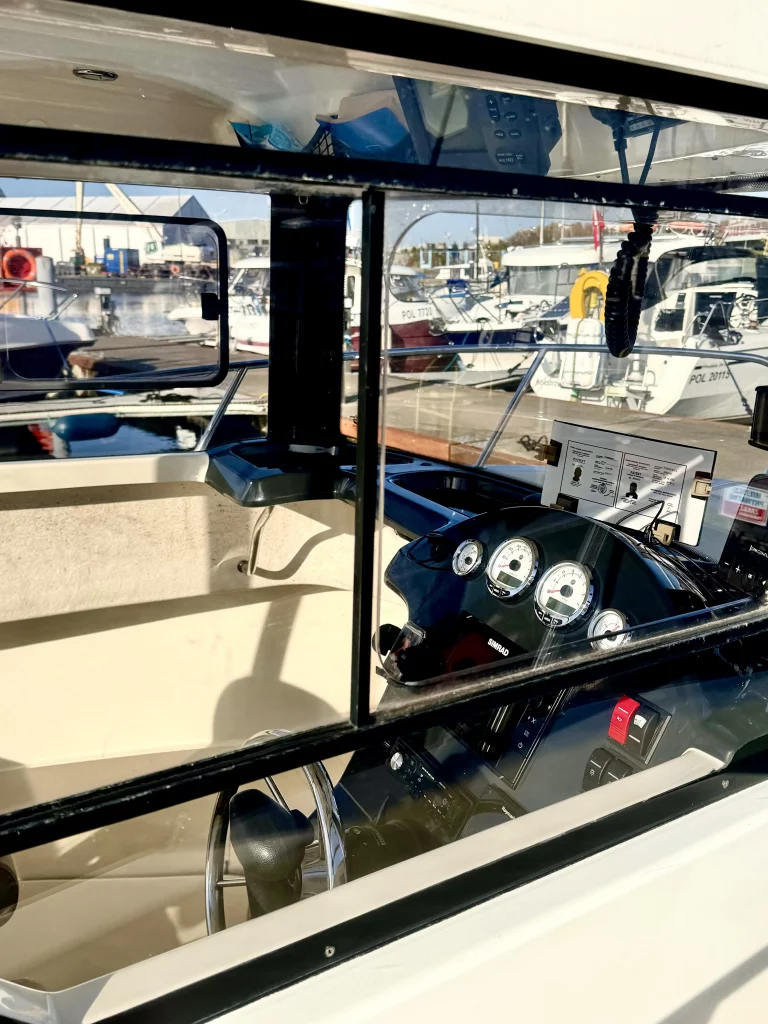 Zdjęcie łodzi motorowej Quicksilver 605 Pilothouse - PR Boats