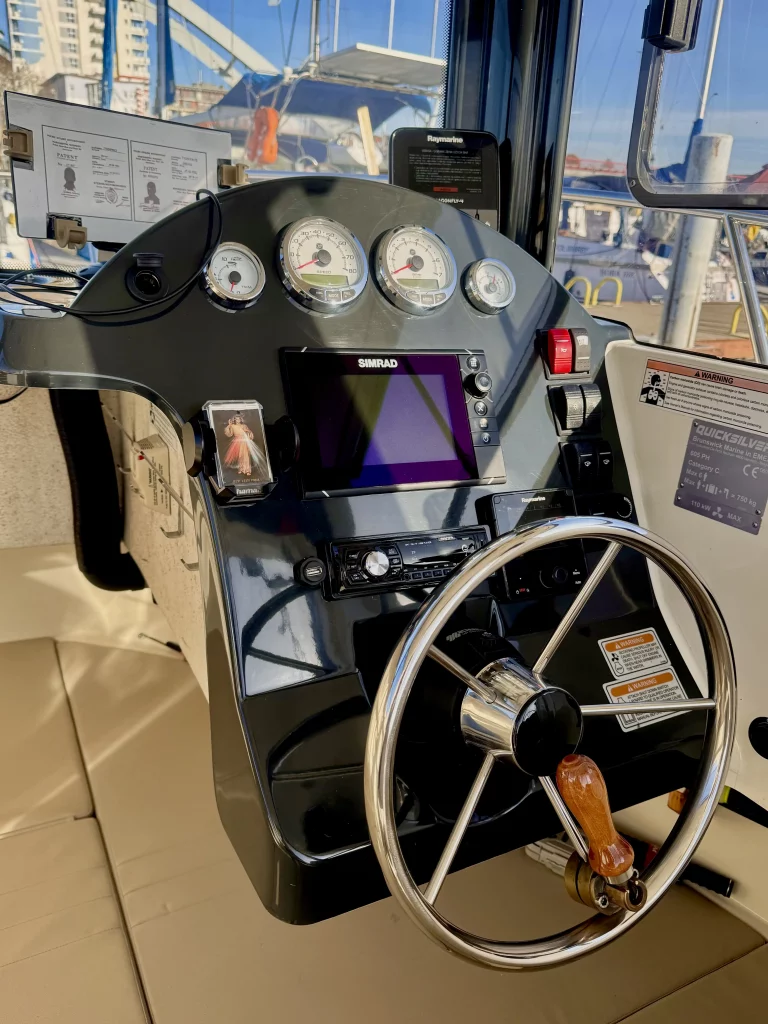 Zdjęcie łodzi motorowej Quicksilver 605 Pilothouse - PR Boats