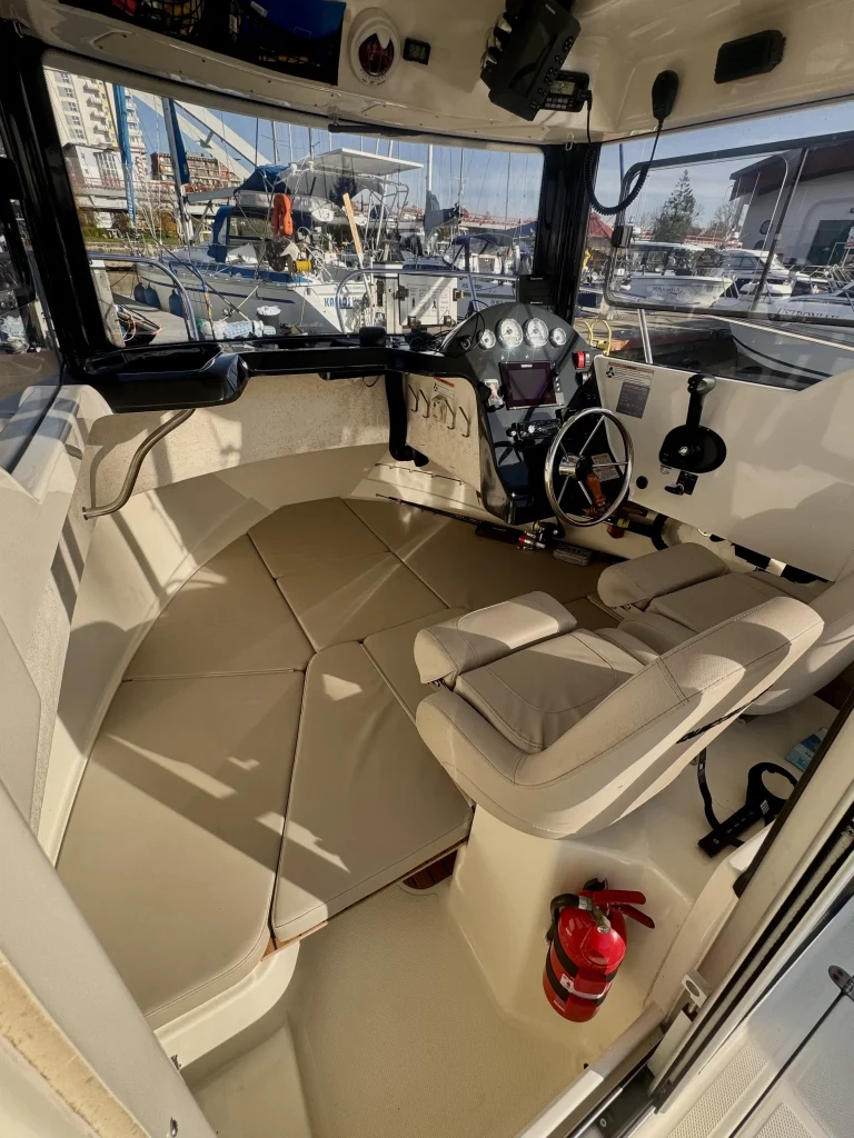 Zdjęcie łodzi motorowej Quicksilver 605 Pilothouse - PR Boats