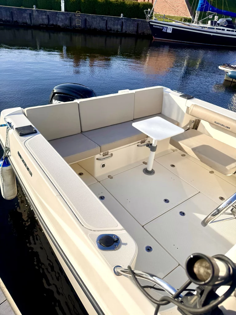 Zdjęcie łodzi motorowej Quicksilver 605 Pilothouse - PR Boats